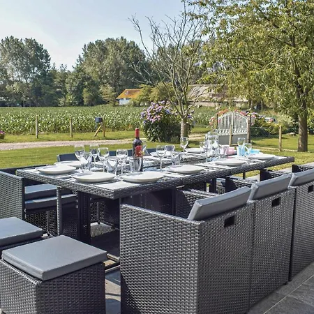 Beautiful home in St-Martin-aux-Buneaux w/ WiFi&5 Bedrooms Ferienhaus