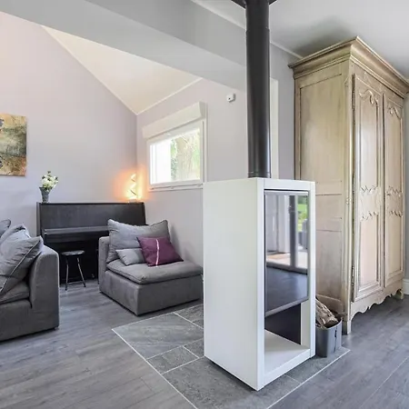 Beautiful home in St-Martin-aux-Buneaux w/ WiFi&5 Bedrooms